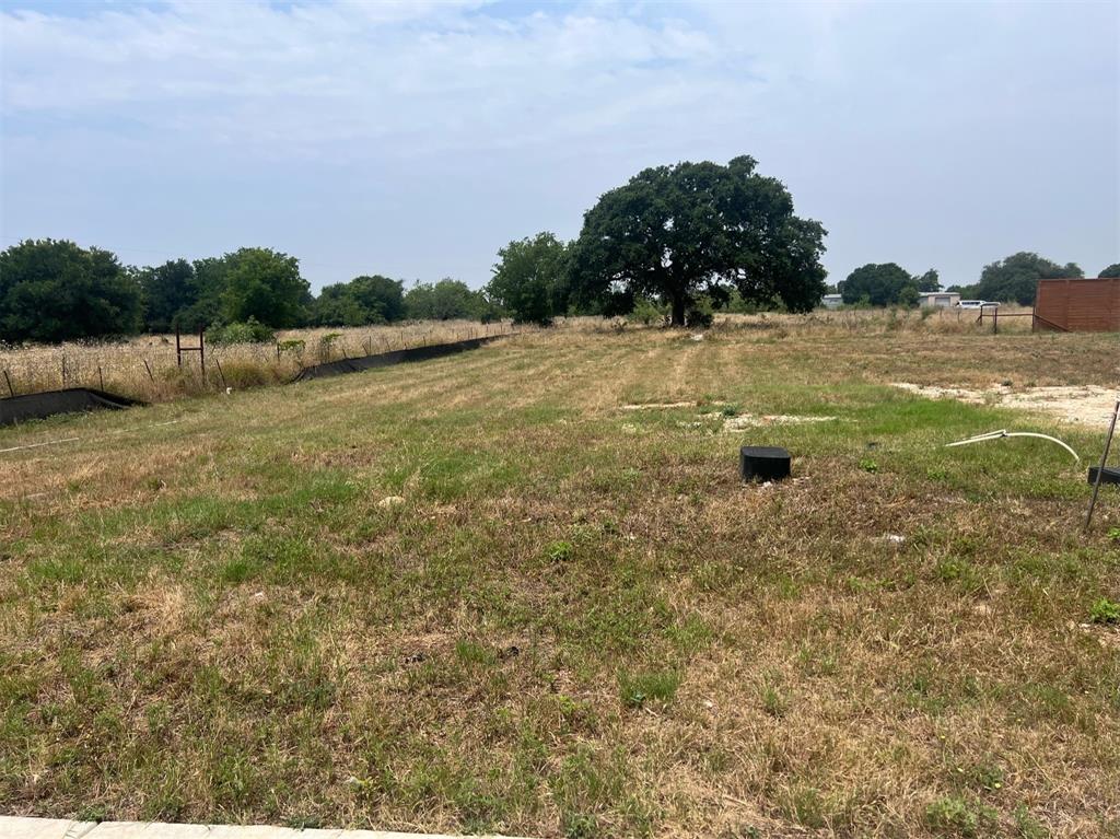 312 MONTEREY OAK TRL