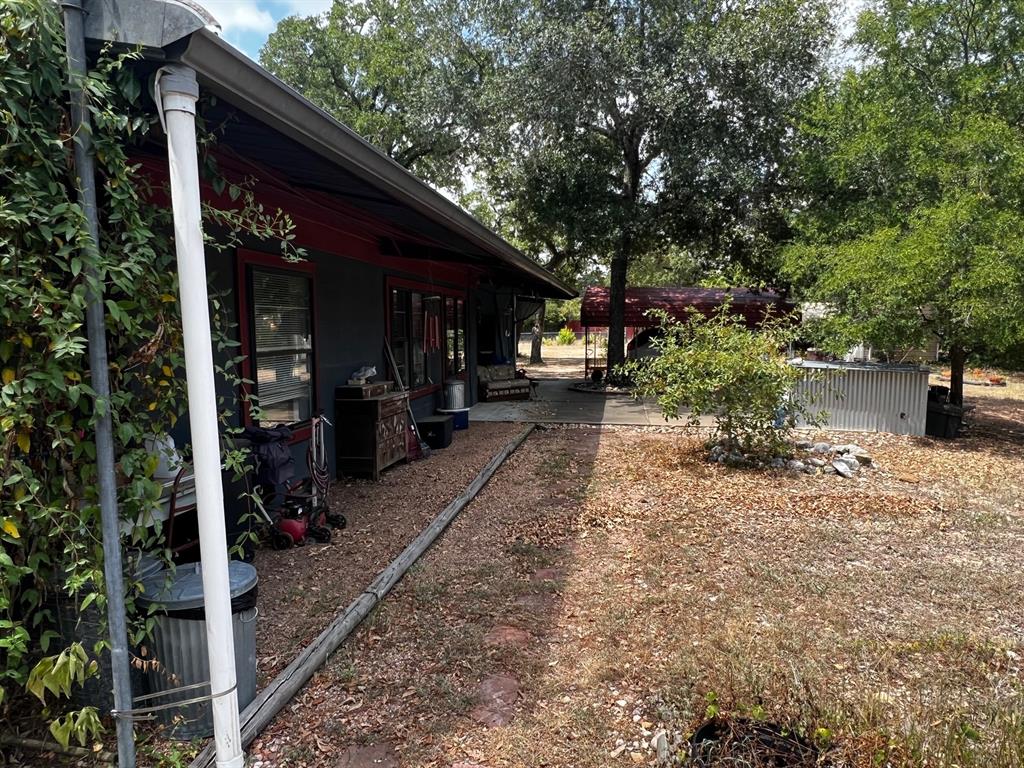 8518 Gray Ln, La Grange, TX 78945