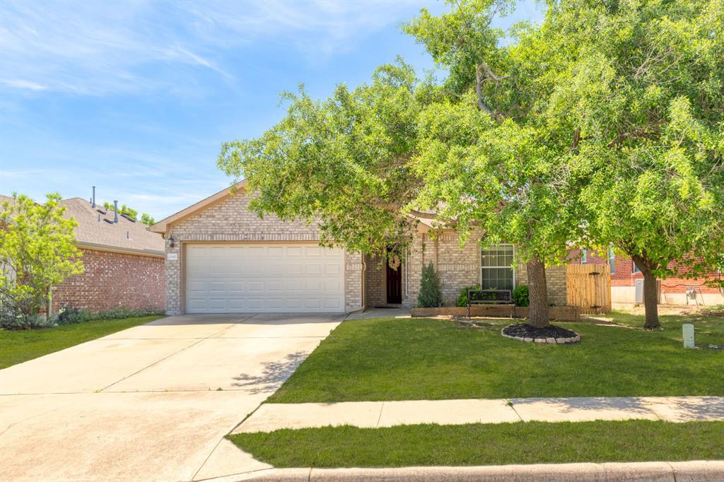 20417 Farm Pond Ln
