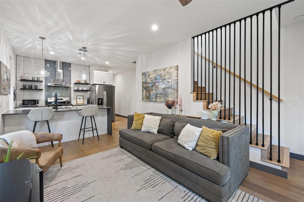 5307 Harmon Ave Unit 2