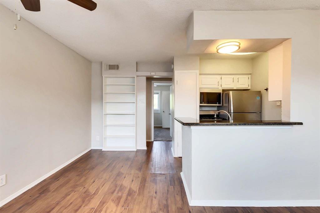 2401 Manor Rd Unit 216