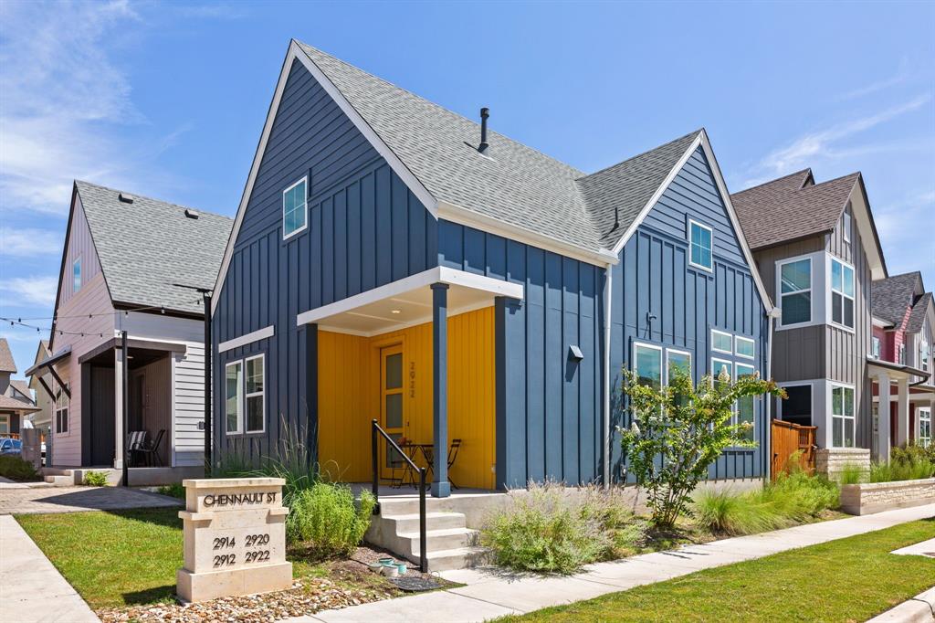 2922 Chennault St
