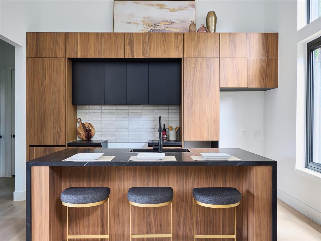 1121 Christie Dr Unit 2