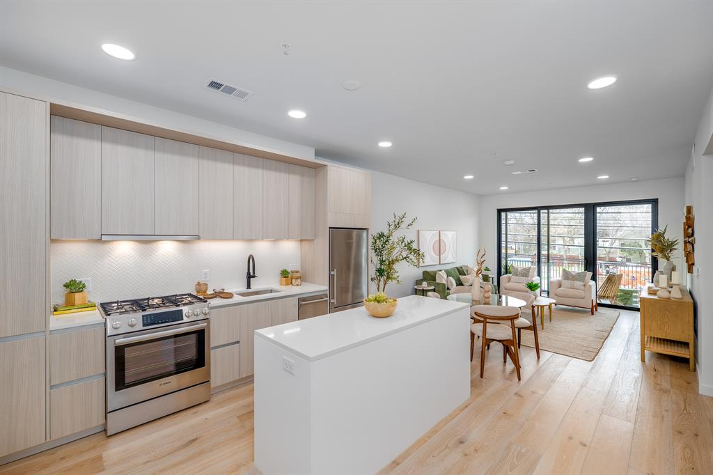 211 2209 S 1st St Unit 211