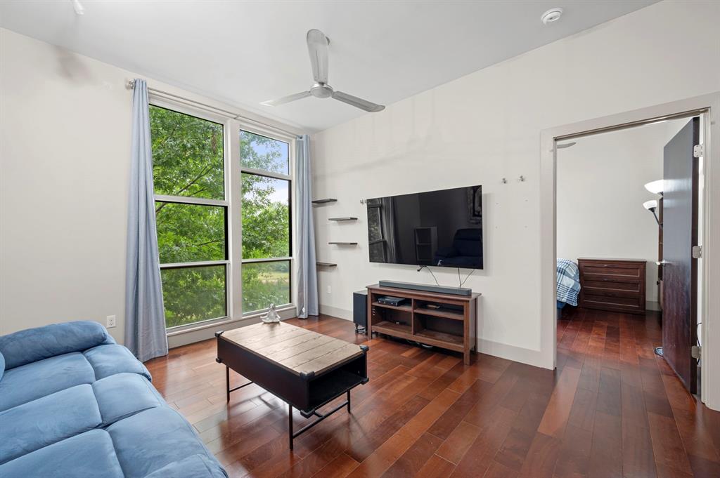 208 1320 Robert Browning St Unit 208