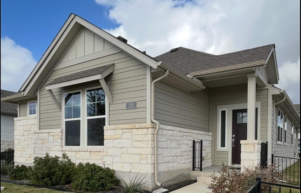 105 201 Pinnacle Ln Unit 105  