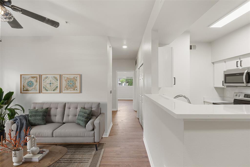 323 2320 Gracy Farms Ln Unit 323