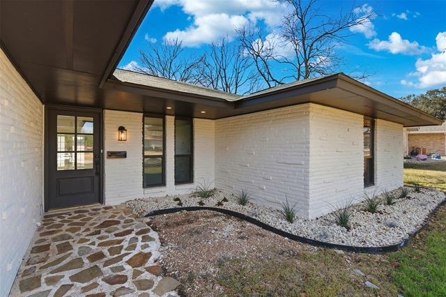 100 Howard Dr — GREENFIELD VILLAGE