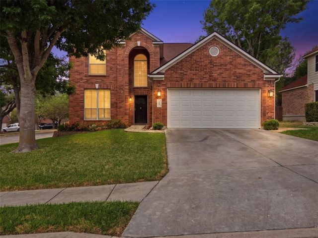 701 Moss Wood — Woodland Oaks # 5B