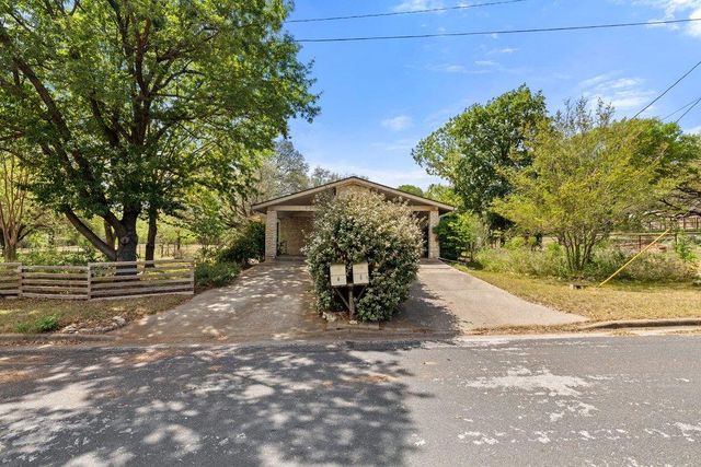1701 Stanley Ave — Manchaca Estates