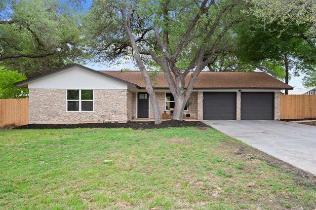 1404 Robb Ln — Eggers