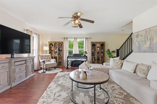2900 Donnell Dr — Bradford Park Sec 01