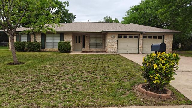526 Dennis Dr — Eggers