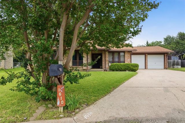 1610 Karen Cv — Eggers