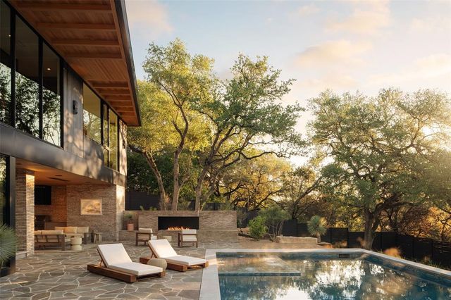 7001 Oak Shores Dr — Sunrise Terrace