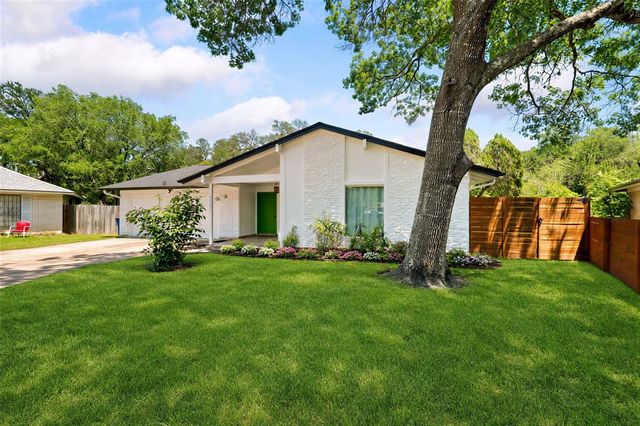 6107 Blarwood Dr — Cherry Creek Phs Ii Sec 4