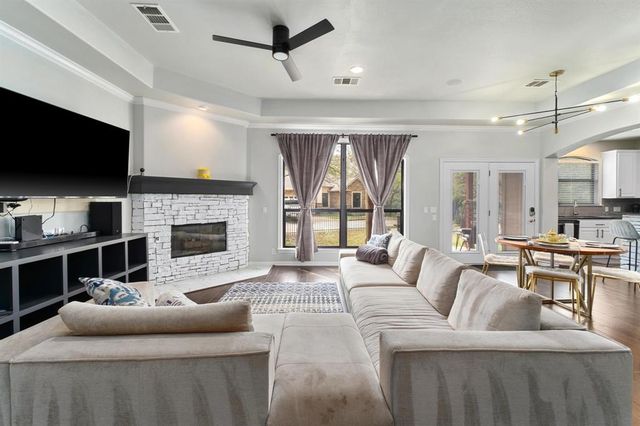 13700 Layton Loop — Ashton Woods