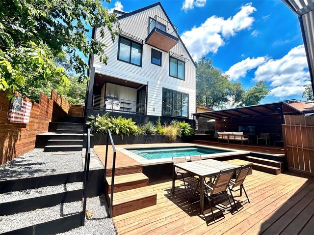 1914 E 8th St — Grandview Place