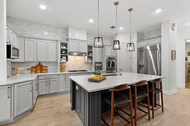 102 Kildrummy Ln — Lakeway Highlands Ph 01 Sec 01