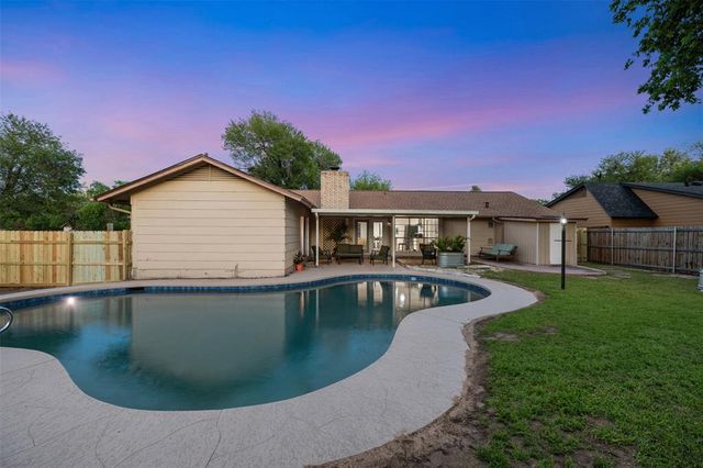 9910 Faylin Dr — Windsor Hills Sec 03