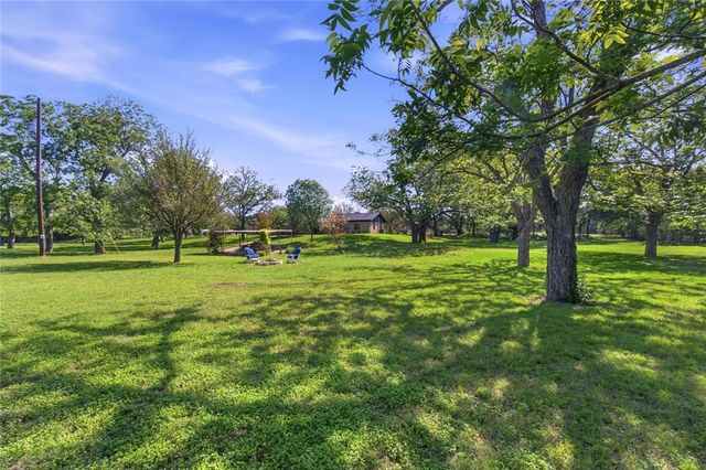8203 N Madrone Trl N — Bear Creek Oaks Sec 2