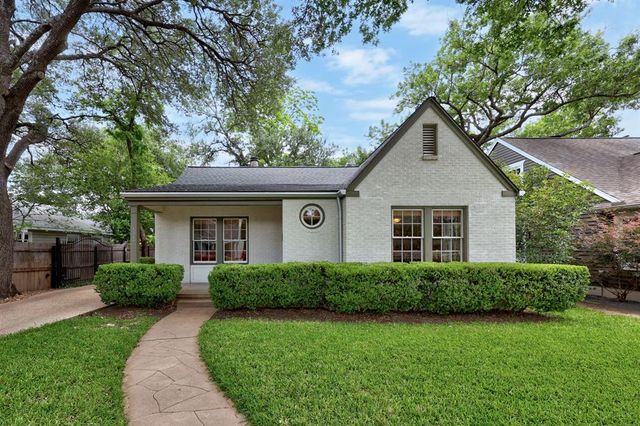 1517 W 29th St — Summit Place