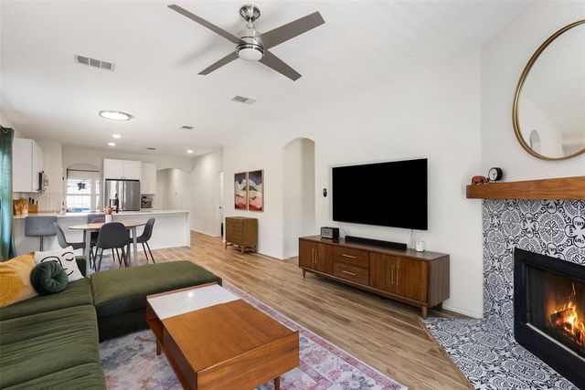 9402 Brents Elm Dr — Crossing at Onion Creek