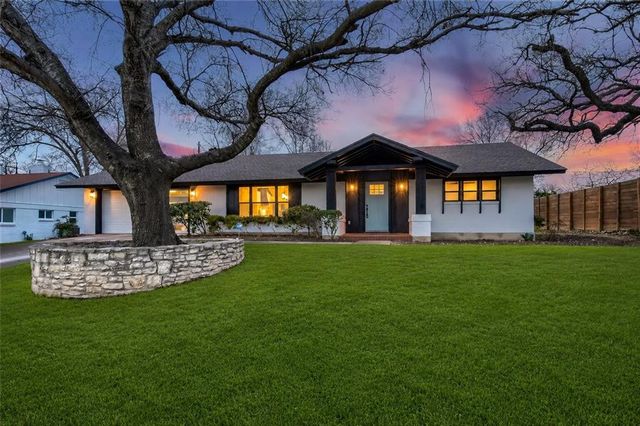 5803 N Hampton Dr — Royal Oak Estates Sec 03