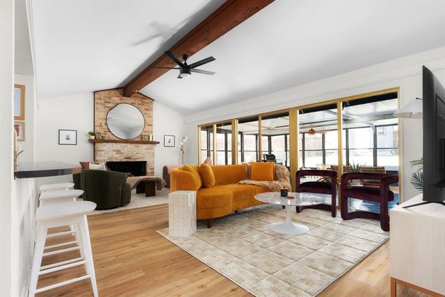 6822 Willamette Dr — Dunbarton Oaks