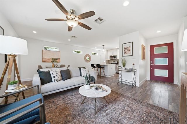 1317 Corona Dr — Delwood Sec
