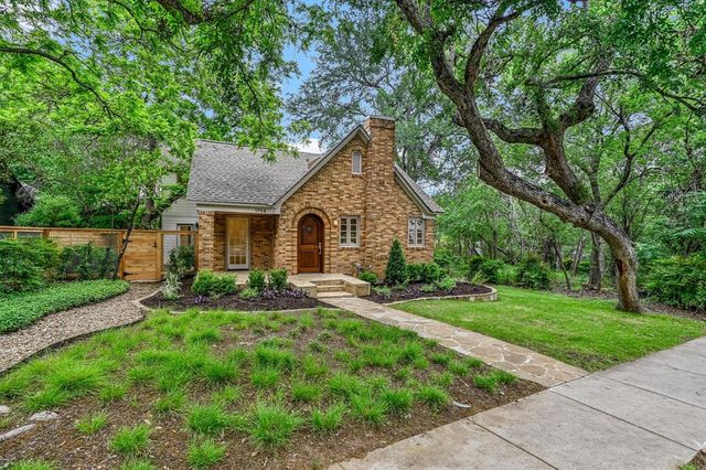 1704 Travis Heights Blvd — Travis Heights