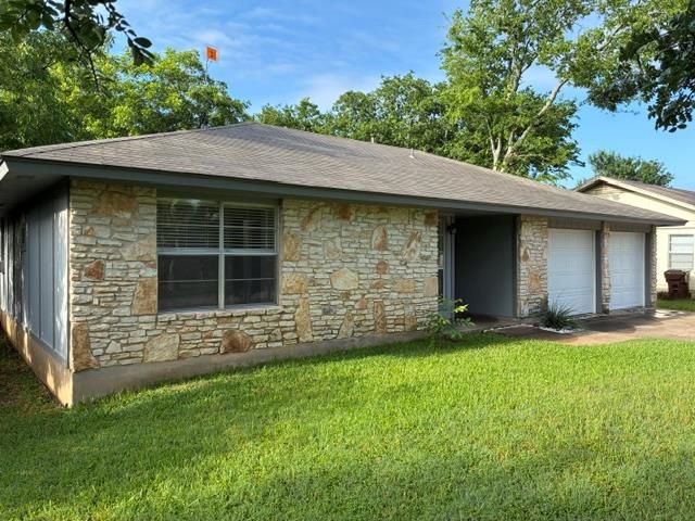 1507 Casey Ln — East Main Addition