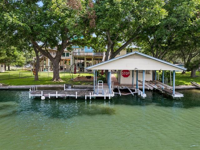 160 Lakeside Dr — Pecan Cove #1