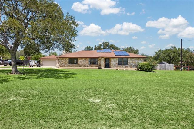 208 , Mountain City, TX, 78610