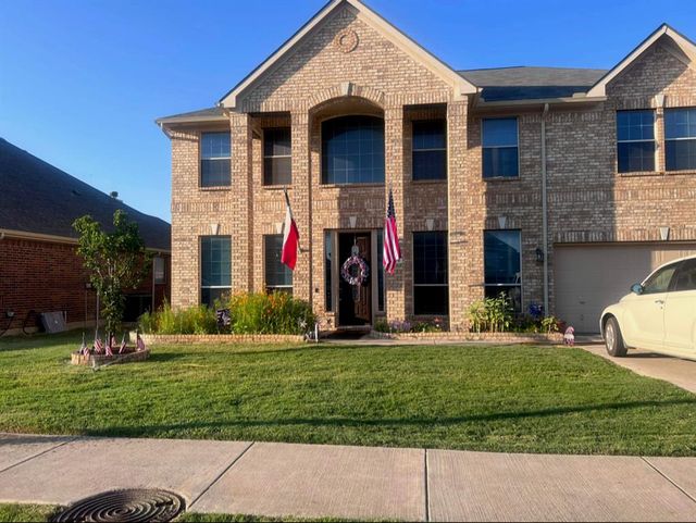 828 Peach Ln — Mistletoe Hill