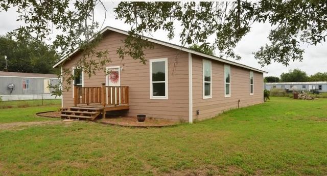 245 Cross Lake Dr — EASTLAKE