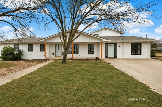 217 W Driftwood Dr — Carriage Hills #6