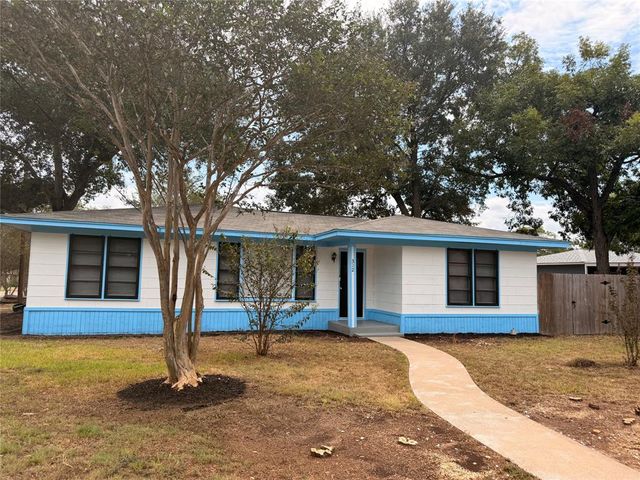 312 , Giddings, TX, 78942