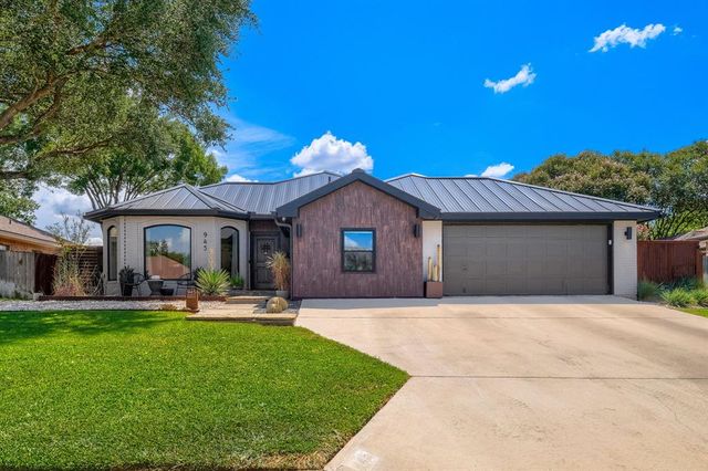 945 Queens Dr — Palace Heights 6