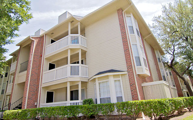 Villas at Shadow Oaks Apartments - 12148 Jollyville Rd, Austin, TX