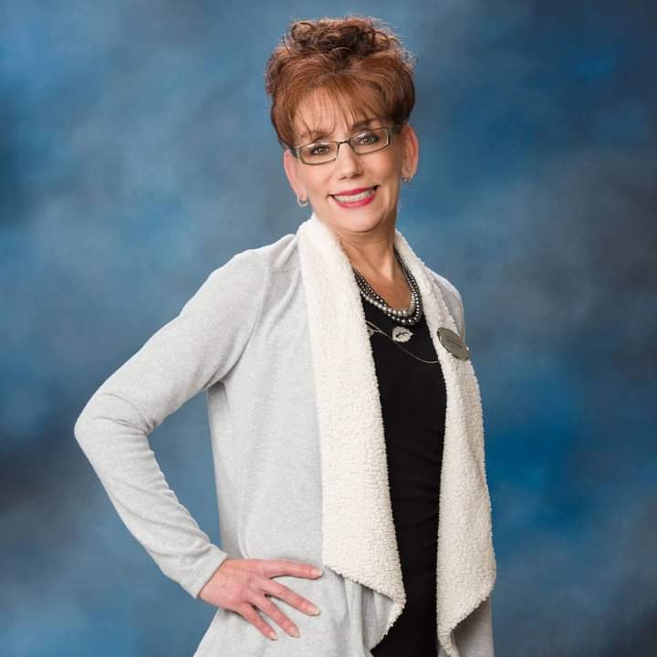 CLICK to visit Lisa Grant's Realtor® Profile Page