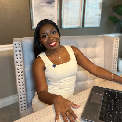 Tia Copeland Real Estate Agent and REALTOR