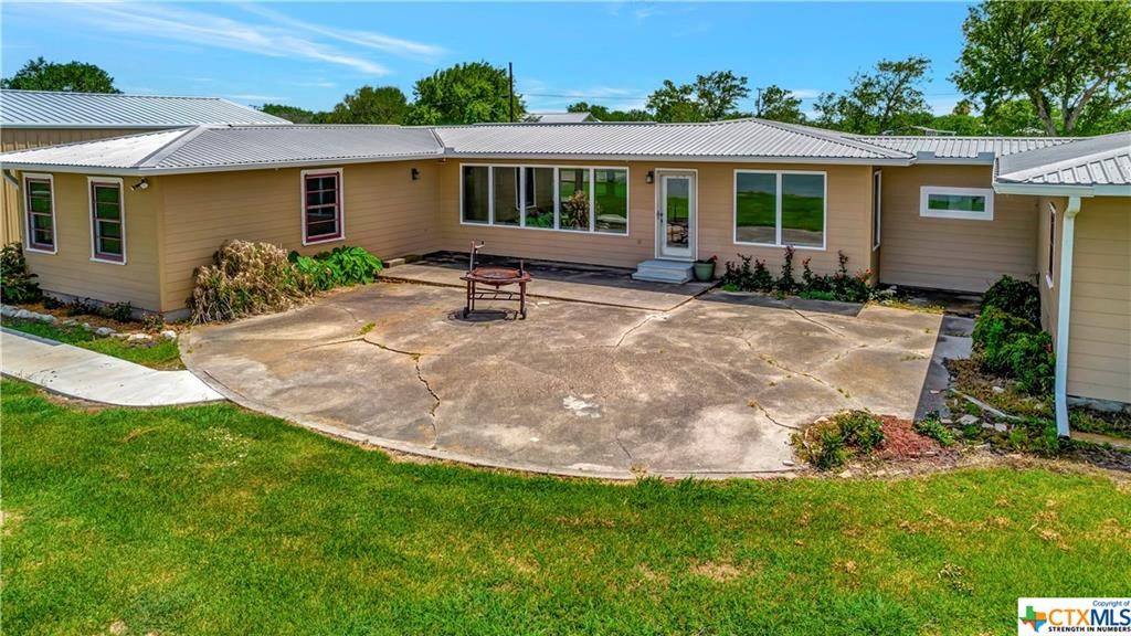 405 Bay Street, Austwell, TX 77950