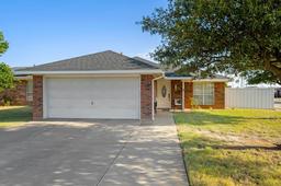 1 Shelly Circle — Twin Oaks
