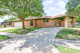 6101 Ridgewood Drive