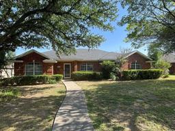 3513 Shadyhill Drive — Twin Oaks