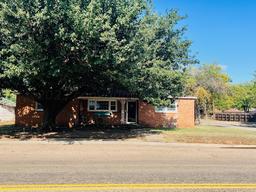 1300 Ave I NW, Childress, TX 79201