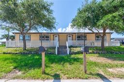 417/421 West Ave C — Aransas Holding Co Sub