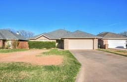 714 Wicklow Court — Bluffs