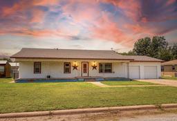 703 N 13th